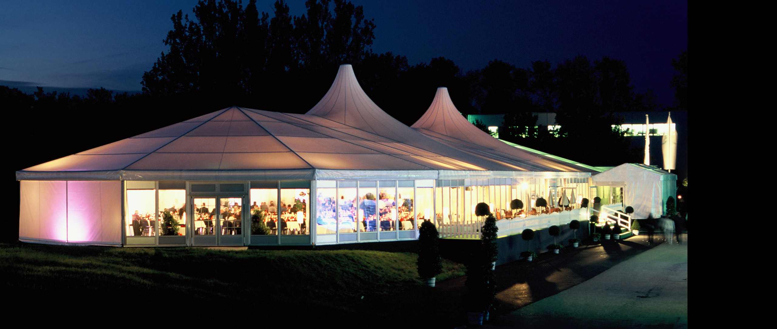 Röder B-TENTS Large Marquee with High Point
