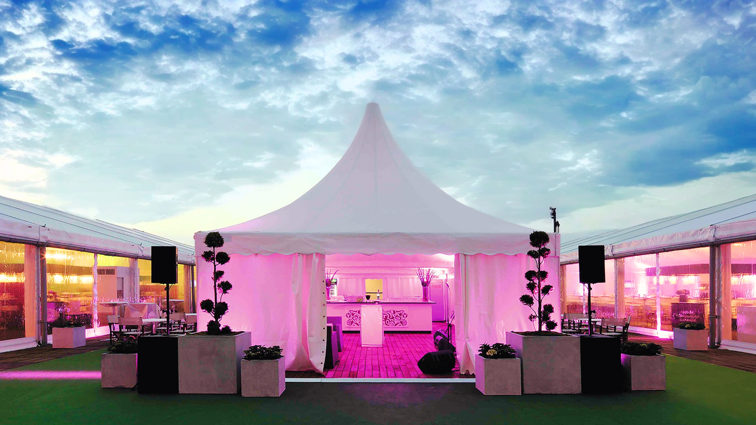 C-Tent Series Highlight Pagode for Company Presentations
